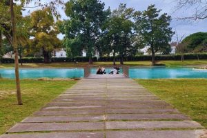 estudantes no jardim do Campo Grande